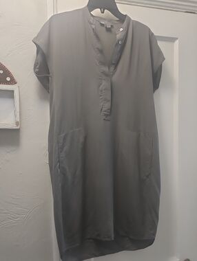Vince Olive Gray Short-Sleeve Tunic with Pockets